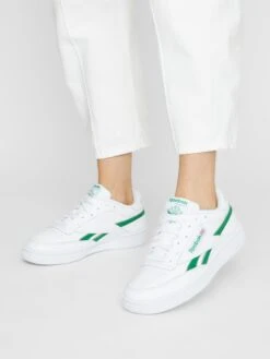 REEBOK CLASSICS Casual Sneakers Sneaker Low Revengle Plus Mænd Hvid 9 REEBOK CLASSICS Casual Sneakers Sneaker Low Revengle Plus Mænd Hvid -Nike Sportswear 021468b5a8324448f8abc853c3ec31f0